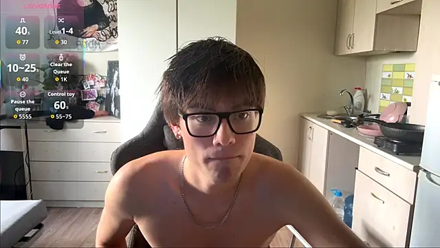 Snapshot of JadeNoiiir chatting on 07.31.26 JadeNoiiir online show from 07.31.26