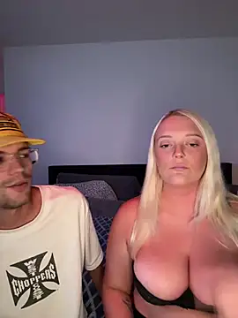 Snapshot of Blondebarbie21 chatting on 08.09.26 Blondebarbie21 online show from 08.09.26