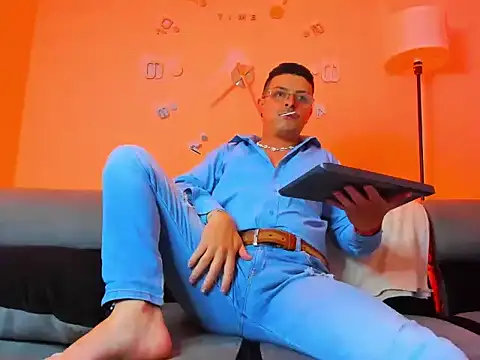 Leo Hunt  online show from 06.20.26