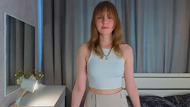 Snapshot of SunnySikarskie chatting on 06.26.26 SunnySikarskie online show from 06.26.26
