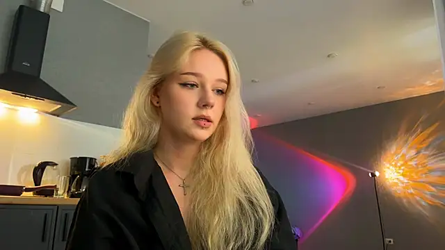 Snapshot of MichelleMargiela chatting on 08.07.26 MichelleMargiela online show from 08.07.26