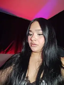 Snapshot of Yesenia26p chatting on 07.17.26 Yesenia26p online show from 07.17.26
