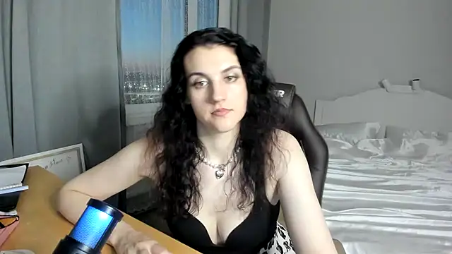 Snapshot of Avelinatt chatting on 07.13.26 Avelinatt online show from 07.13.26