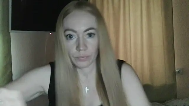 Snapshot of Zolissani chatting on 06.21.26 Zolissani online show from 06.21.26