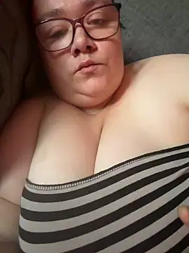Snapshot of Honey_HazelX chatting on 06.27.26 Honey HazelX online show from 06.27.26