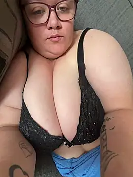 Snapshot of Honey_HazelX chatting on 06.28.26 Honey HazelX online show from 06.28.26