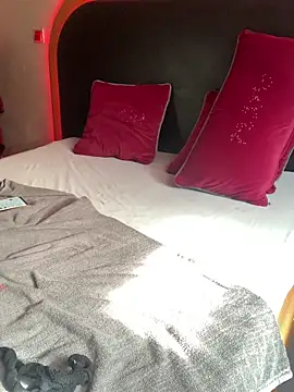 Snapshot of prachernadine chatting on 02.11.25 prachernadine online show from 02.11.25