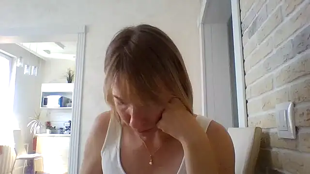 Snapshot of Deloriada chatting on 06.29.26 Deloriada online show from 06.29.26