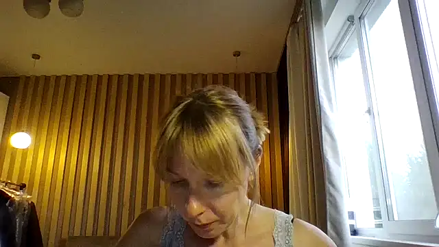 Snapshot of Deloriada chatting on 07.29.26 Deloriada online show from 07.29.26