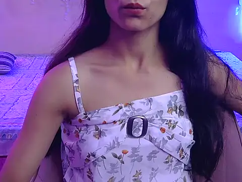 Snapshot of Yours-Zoya chatting on 07.05.26 Yours-Zoya online show from 07.05.26