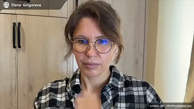 Snapshot of Linoria chatting on 06.24.26 Linoria online show from 06.24.26