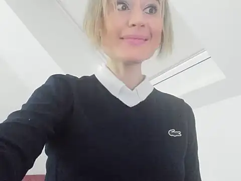 Snapshot of Ssoniaaa chatting on 02.18.25 Ssoniaaa online show from 02.18.25