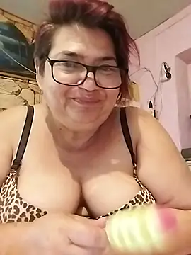 Snapshot of Fiona249 chatting on 07.18.26 Fiona249 online show from 07.18.26