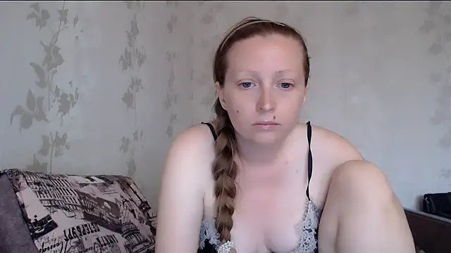 Snapshot of Foxyy_Helen chatting on 06.25.26 Foxyy Helen online show from 06.25.26
