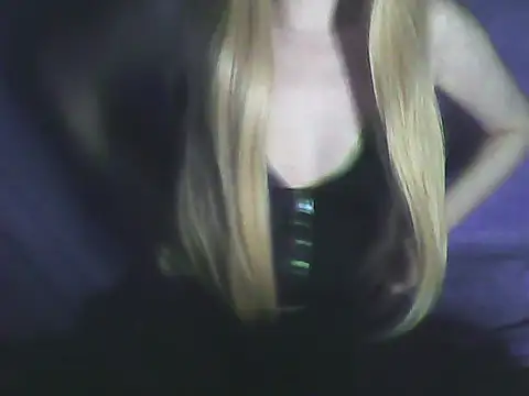 Snapshot of Corilyn chatting on 08.01.26 Corilyn online show from 08.01.26