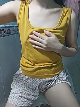 Snapshot of cherry_chjan chatting on 07.25.26 cherry chjan online show from 07.25.26