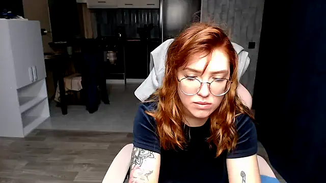 Reginasmilee online show from 10.10.25