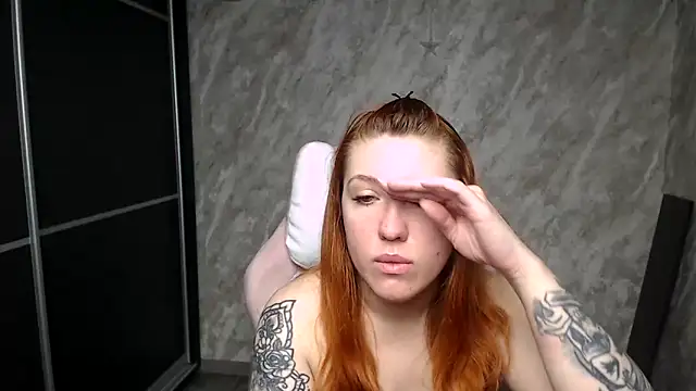 Reginasmilee online show from 02.18.26