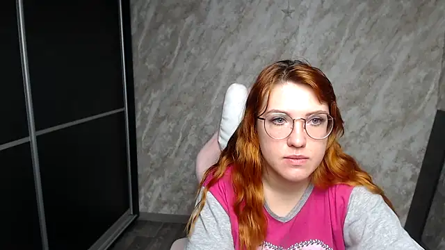 Reginasmilee online show from 03.05.26