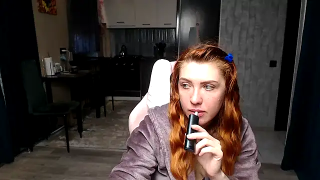 Reginasmilee online show from 04.16.26