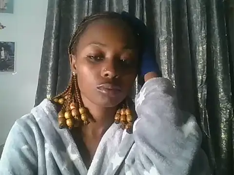 Snapshot of Prettyquueen chatting on 06.27.26 Prettyquueen online show from 06.27.26