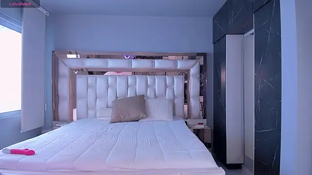 SarahPreston online show from 03.12.25