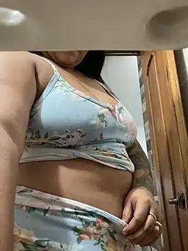 Valentina Tilly online show from 07.11.26