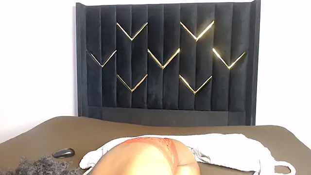 Snapshot of EbonyPoisonCunt chatting on 07.05.26 EbonyPoisonCunt online show from 07.05.26