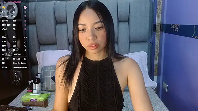 Aiuny Queens online show from 07.24.26