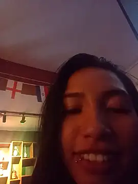 Snapshot of VioletR_osse chatting on 07.04.26 VioletR osse online show from 07.04.26