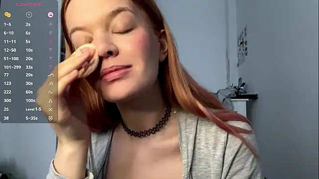 Snapshot of ellyclacher chatting on 07.15.26 ellyclacher online show from 07.15.26
