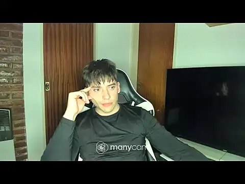 Snapshot of alexxxein chatting on 08.01.26 alexxxein online show from 08.01.26