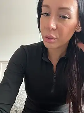 Snapshot of Charming_ScarlettX chatting on 07.06.26 Charming ScarlettX online show from 07.06.26