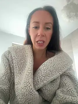 Snapshot of Charming_ScarlettX chatting on 07.16.26 Charming ScarlettX online show from 07.16.26