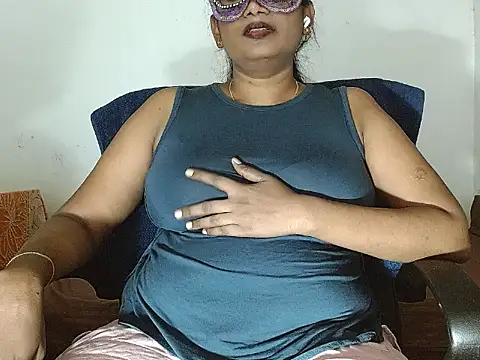 Snapshot of lovely_chubby_SL chatting on 07.12.26 lovely chubby SL online show from 07.12.26