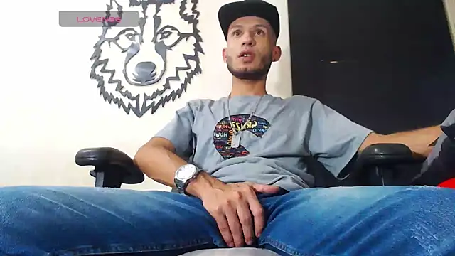 Snapshot of WOLFMONSTERDICK chatting on 03.20.25 WOLFMONSTERDICK online show from 03.20.25