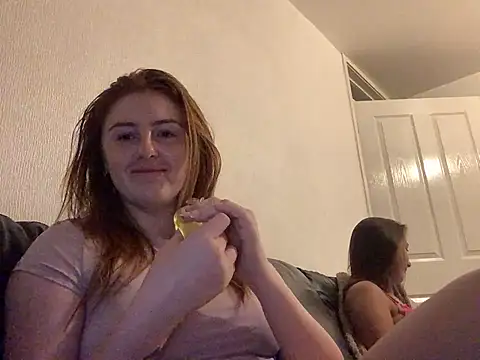 Snapshot of Redvelvetxx2 chatting on 07.08.26 Redvelvetxx2 online show from 07.08.26