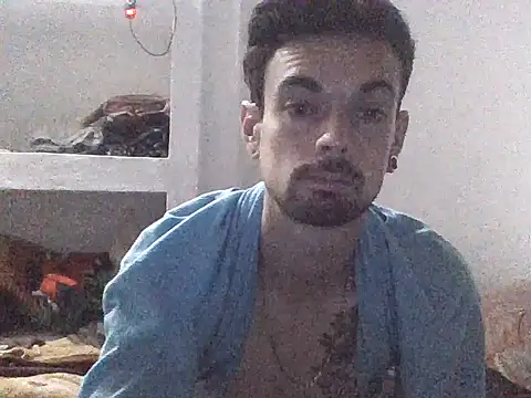 Snapshot of Gatillo19CM chatting on 07.25.26 Gatillo19CM online show from 07.25.26