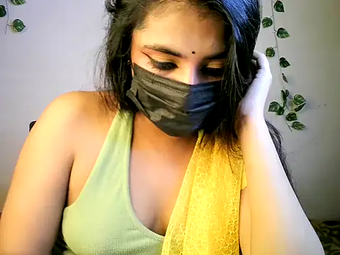 Snapshot of NANCY_OBEROYE_ chatting on 07.18.26 NANCY OBEROYE online show from 07.18.26
