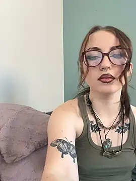 Snapshot of Ellie_Whitfield chatting on 07.03.26 Ellie Whitfield online show from 07.03.26