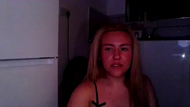 Snapshot of MaddyCherryX chatting on 07.02.26 MaddyCherryX online show from 07.02.26