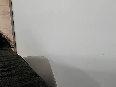 Snapshot of AriyMil chatting on 07.03.26 AriyMil online show from 07.03.26