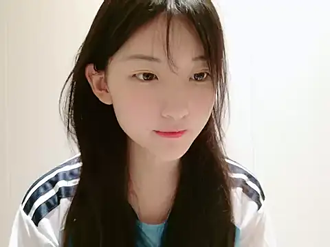 Snapshot of miumikkkki chatting on 07.17.26 miumikkkki online show from 07.17.26