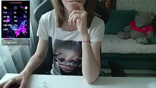 Snapshot of __Alisa__ chatting on 07.18.26 Alisa online show from 07.18.26