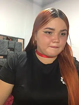 Snapshot of XMia9 chatting on 07.09.26 XMia9 online show from 07.09.26