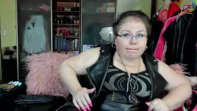 Snapshot of KaryQueen chatting on 02.13.25 KaryQueen online show from 02.13.25