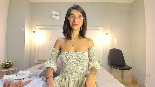 Snapshot of Suxan_fox chatting on 07.17.26 Suxan fox online show from 07.17.26