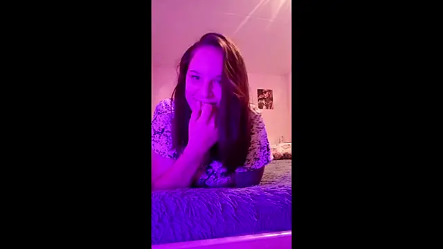 Snapshot of JosphinePriolo chatting on 07.17.26 JosphinePriolo online show from 07.17.26