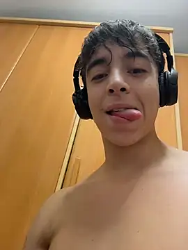Snapshot of Andrexxxitoo chatting on 07.19.26 Andrexxxitoo online show from 07.19.26