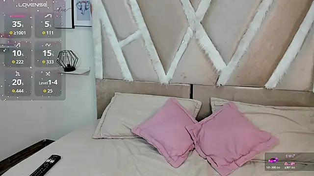 Snapshot of holly_rosee chatting on 07.14.26 holly rosee online show from 07.14.26